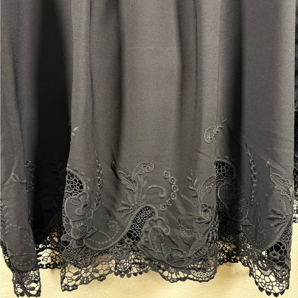 Nina Leonard Women's Surplice Neck Bell Sleeve Hi-Low Top Black Embroidered 1X - Picture 8 of 10